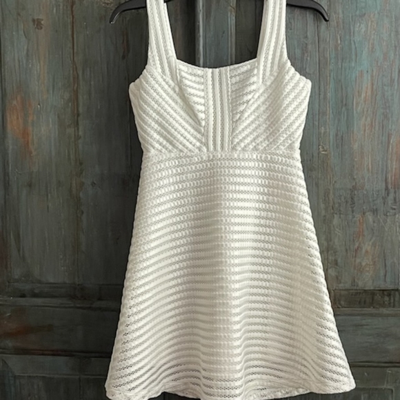 Romeo + Juliet Couture Fit and Flare Dress Size Small - Picture 6 of 8